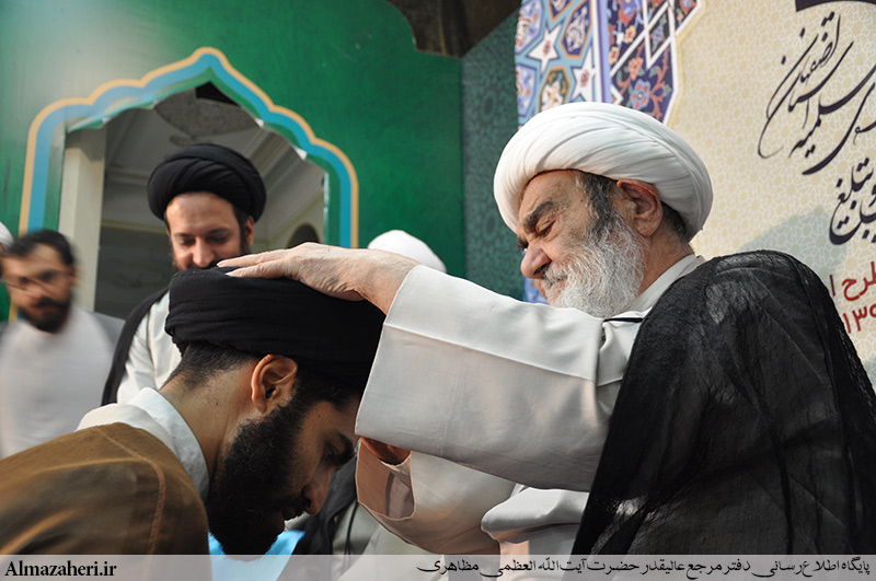 آیین عمّامه‌گذاری طلاب حوزۀ علمیّۀ اصفهان - 28/5/1398